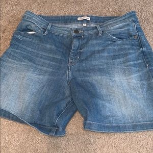 Calvin Klein jean short US size 8